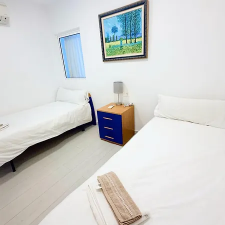 Oasis Urbano Con Piscina By Bebalmy